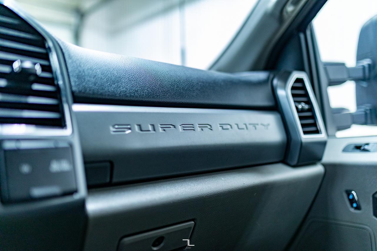 2021 Ford F-350 4x4 Crew Cab XLT Deck Red Deer AB