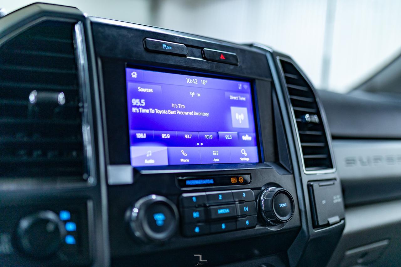 2021 Ford F-350 4x4 Crew Cab XLT Deck Red Deer AB