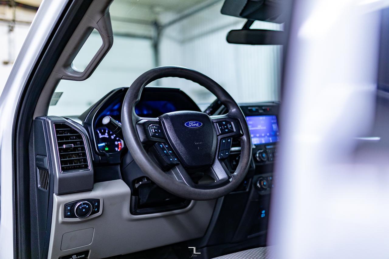 2021 Ford F-350 4x4 Crew Cab XLT Deck Red Deer AB