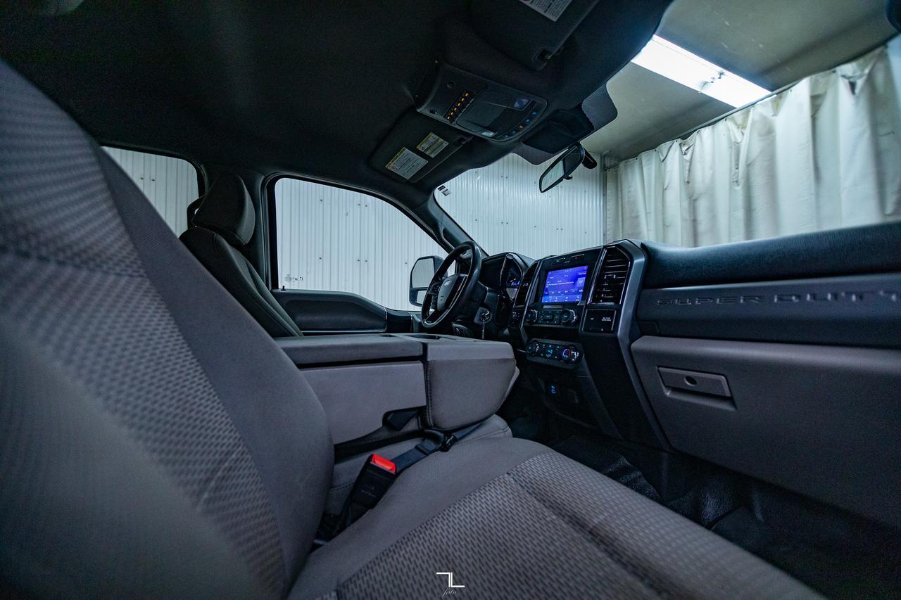 2021 Ford F-350 4x4 Crew Cab XLT Deck Red Deer AB