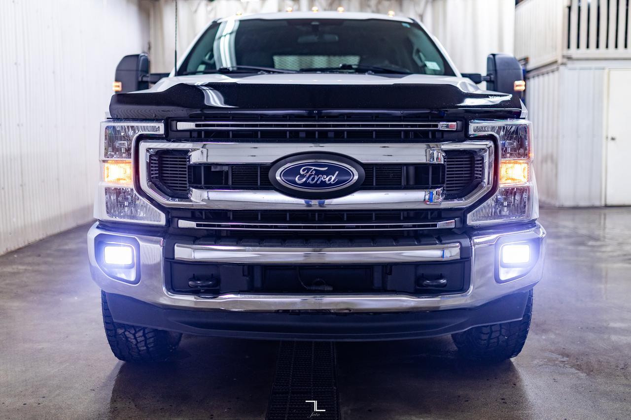 2021 Ford F-350 4x4 Crew Cab XLT Deck Red Deer AB