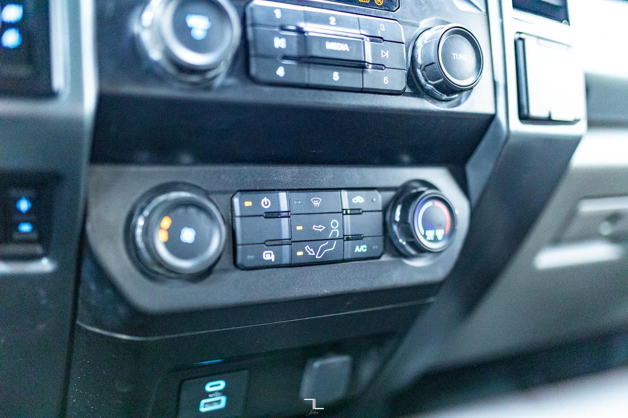 2021 Ford F-350 4x4 Crew Cab XLT Deck Red Deer AB