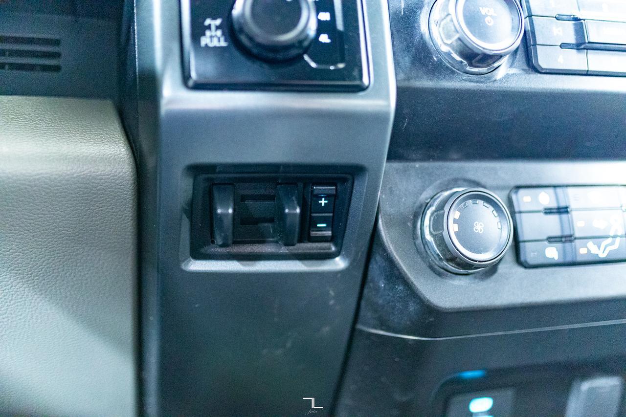 2021 Ford F-350 4x4 Crew Cab XLT Deck Red Deer AB