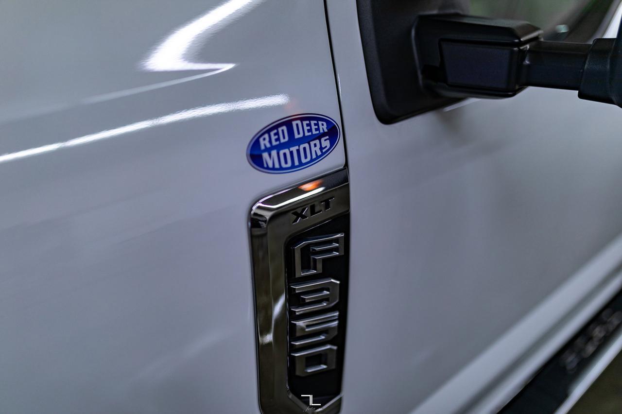 2021 Ford F-350 4x4 Crew Cab XLT Deck Red Deer AB