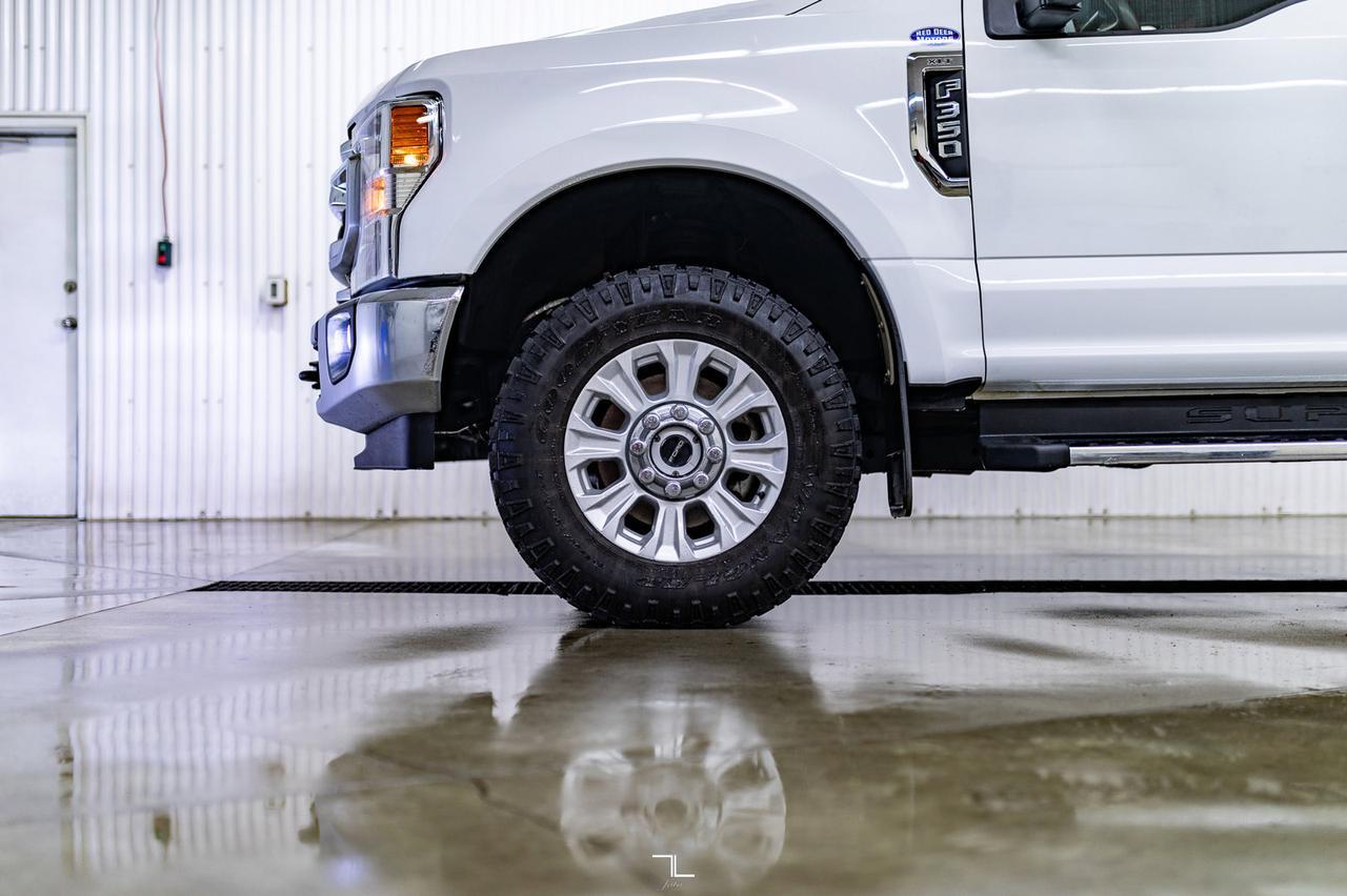 2021 Ford F-350 4x4 Crew Cab XLT Deck Red Deer AB