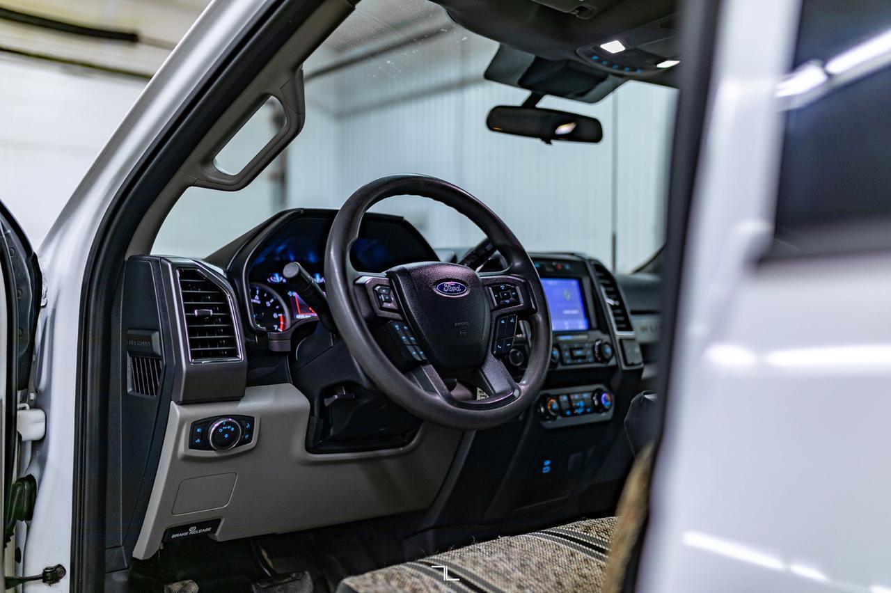 2021 Ford F-350 4x4 Crew Cab XLT Deck Red Deer AB