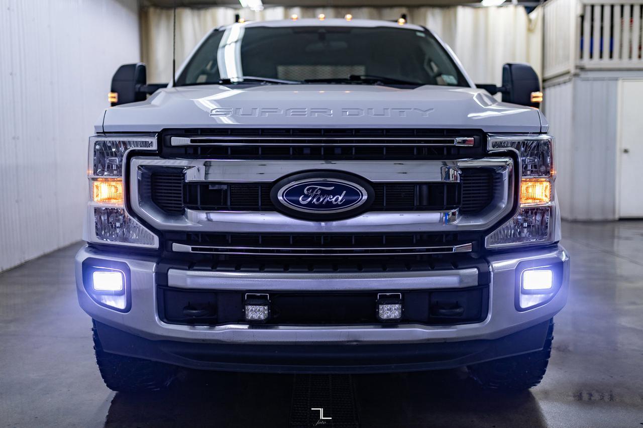 2021 Ford F-350 4x4 Crew Cab XLT Deck Red Deer AB