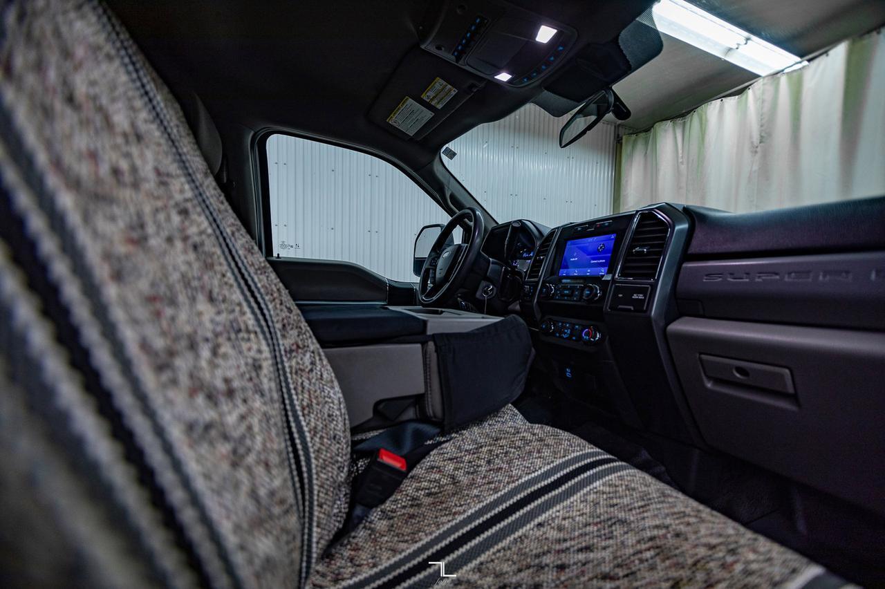 2021 Ford F-350 4x4 Crew Cab XLT Deck Red Deer AB