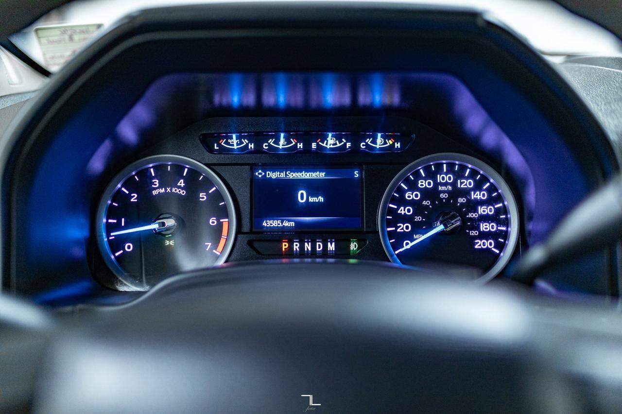 2021 Ford F-350 4x4 Crew Cab XLT Deck Red Deer AB