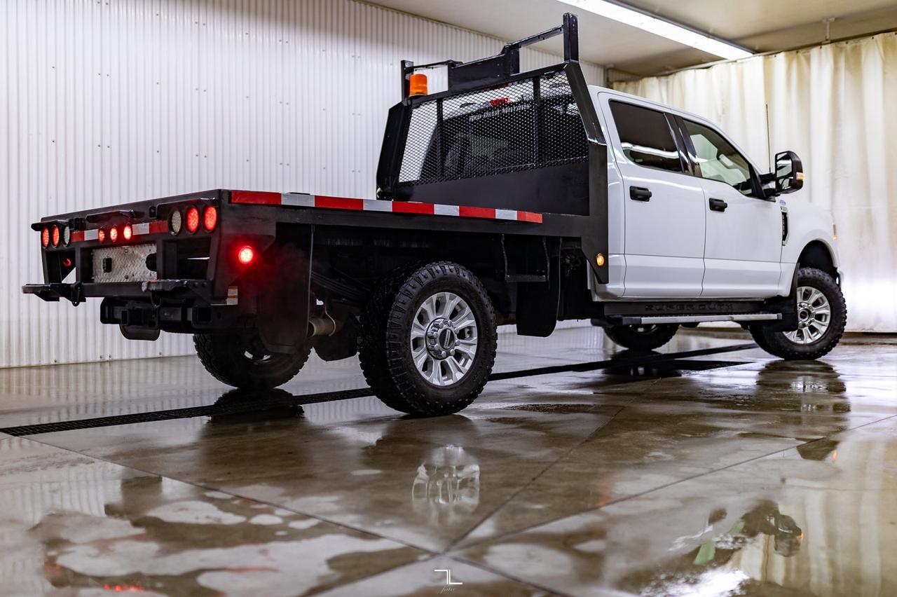 2021 Ford F-350 4x4 Crew Cab XLT Deck Red Deer AB