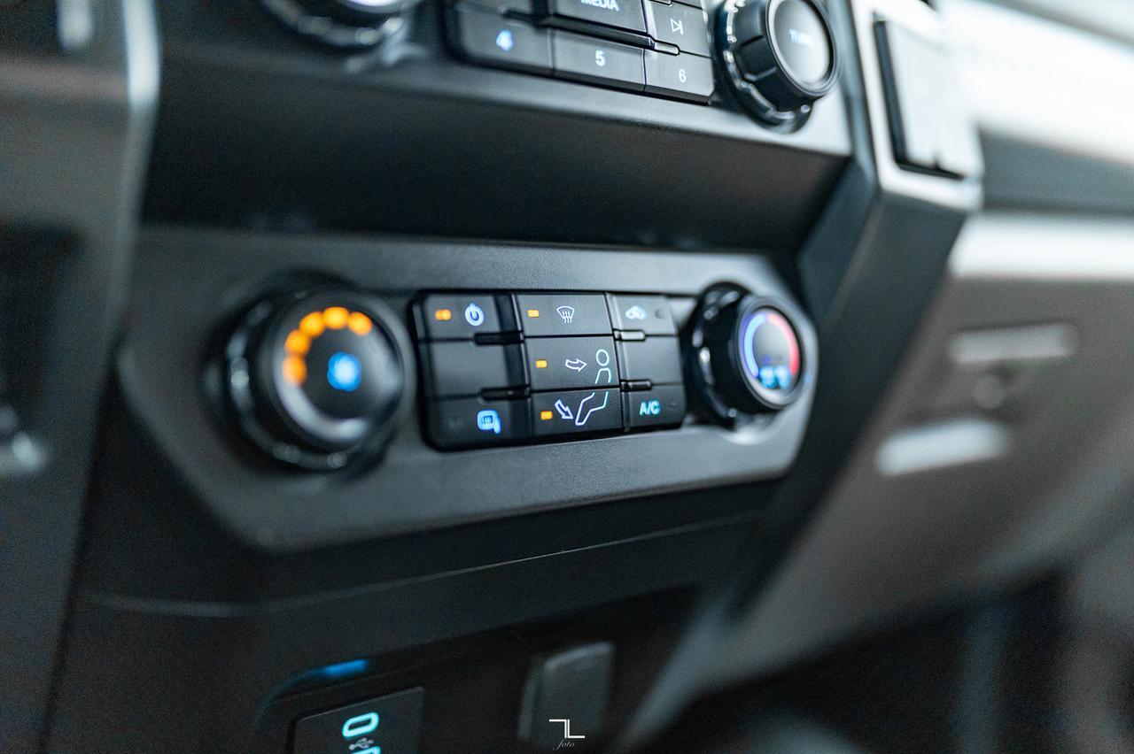 2021 Ford F-350 4x4 Crew Cab XLT Deck Red Deer AB