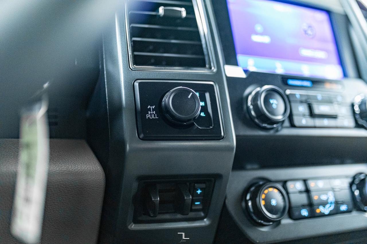 2021 Ford F-350 4x4 Crew Cab XLT Deck Red Deer AB