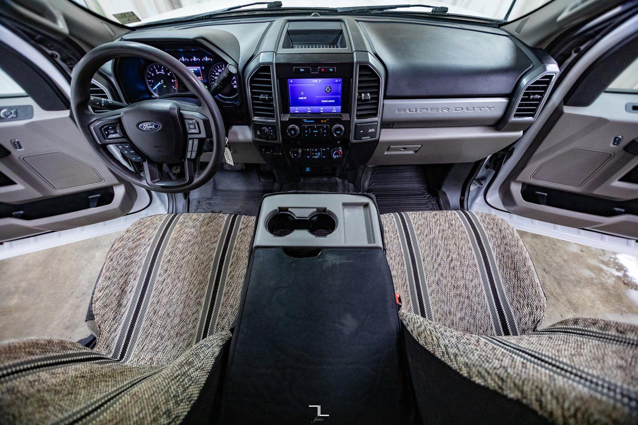 2021 Ford F-350 4x4 Crew Cab XLT Deck Red Deer AB