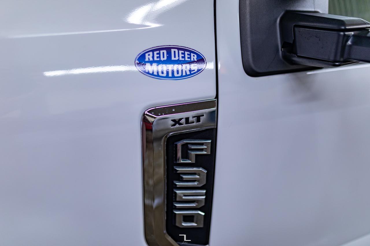 2021 Ford F-350 4x4 Crew Cab XLT Deck Red Deer AB