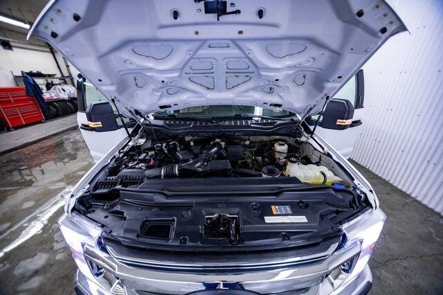 2021 Ford F-350 4x4 Crew Cab XLT Deck Red Deer AB