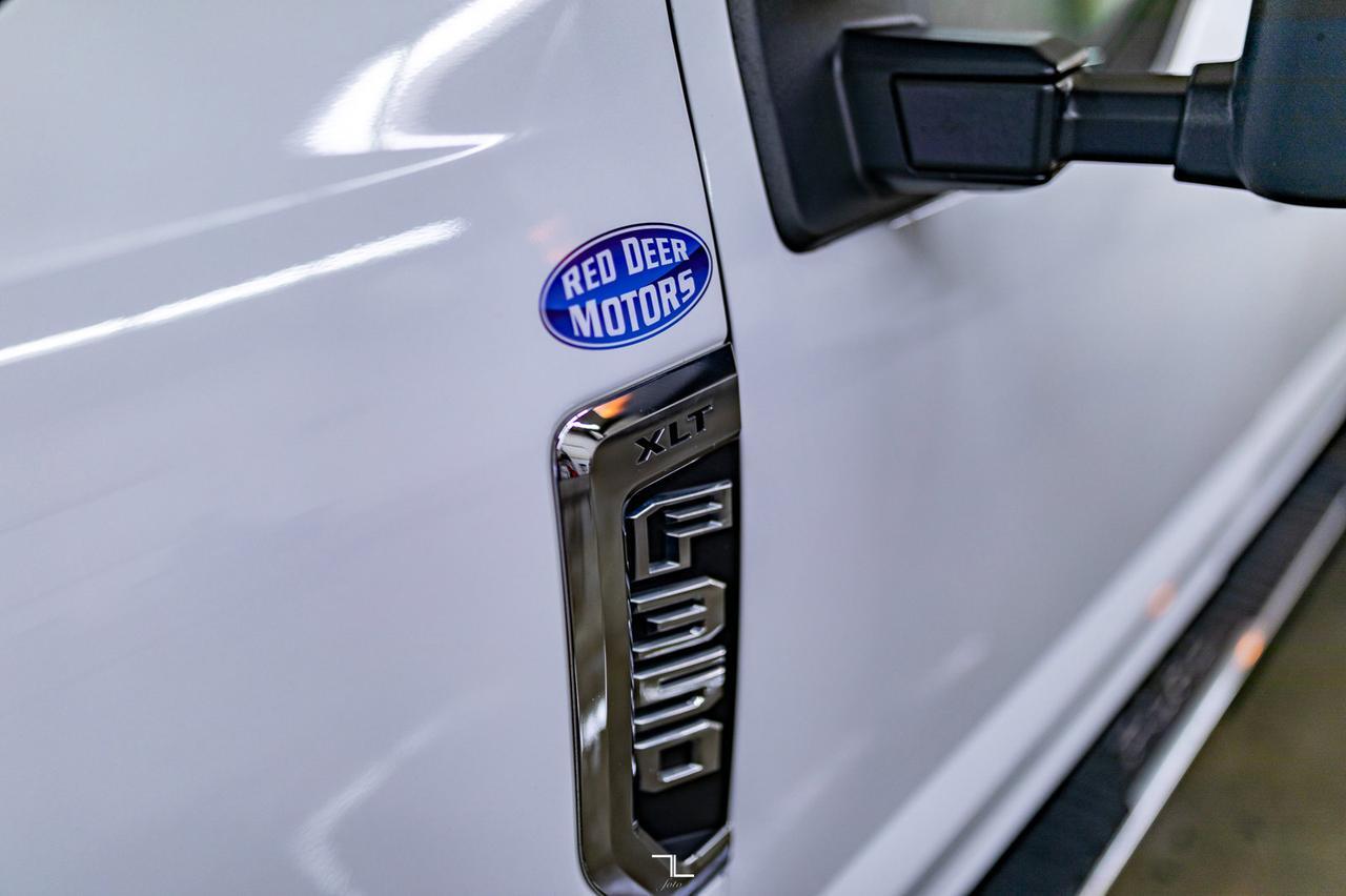 2021 Ford F-350 4x4 Crew Cab XLT Deck Red Deer AB