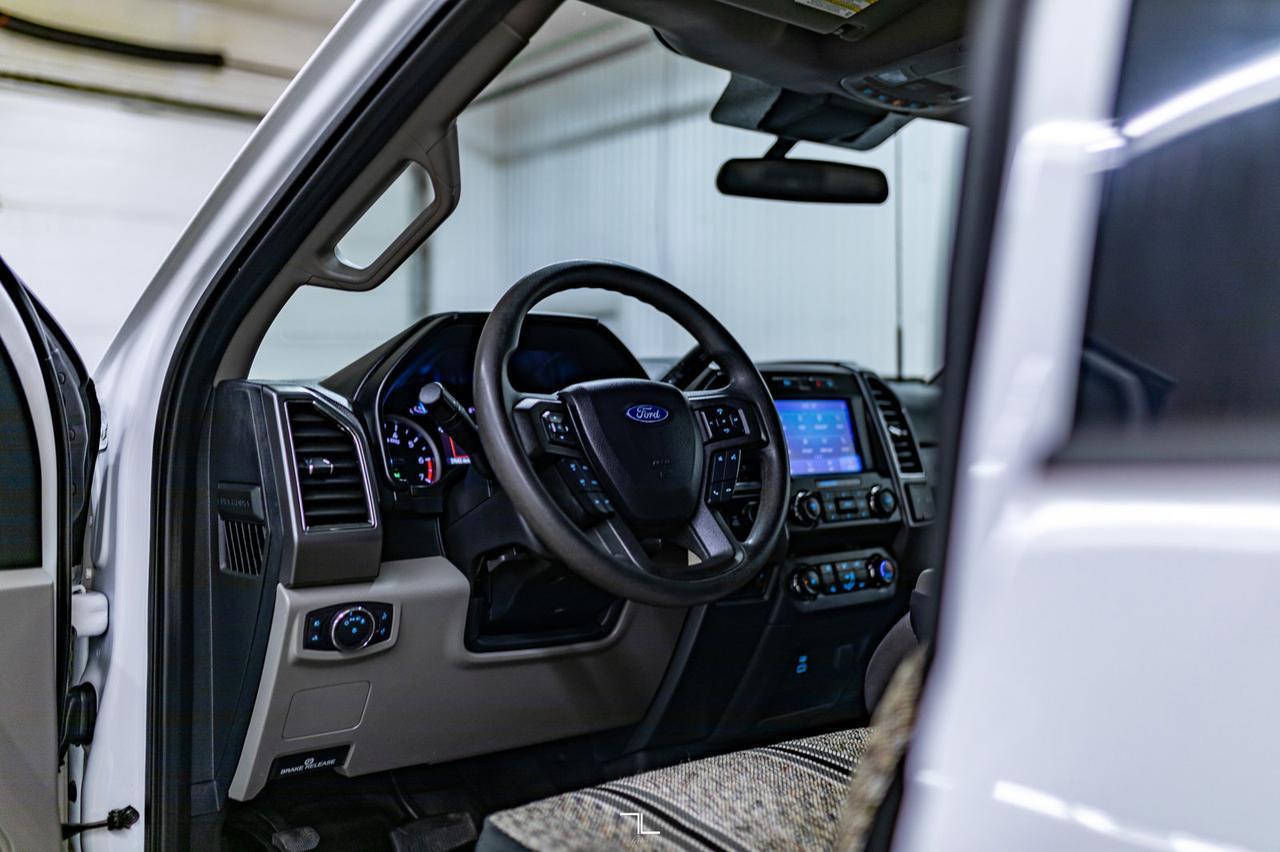 2021 Ford F-350 4x4 Crew Cab XLT Deck Red Deer AB