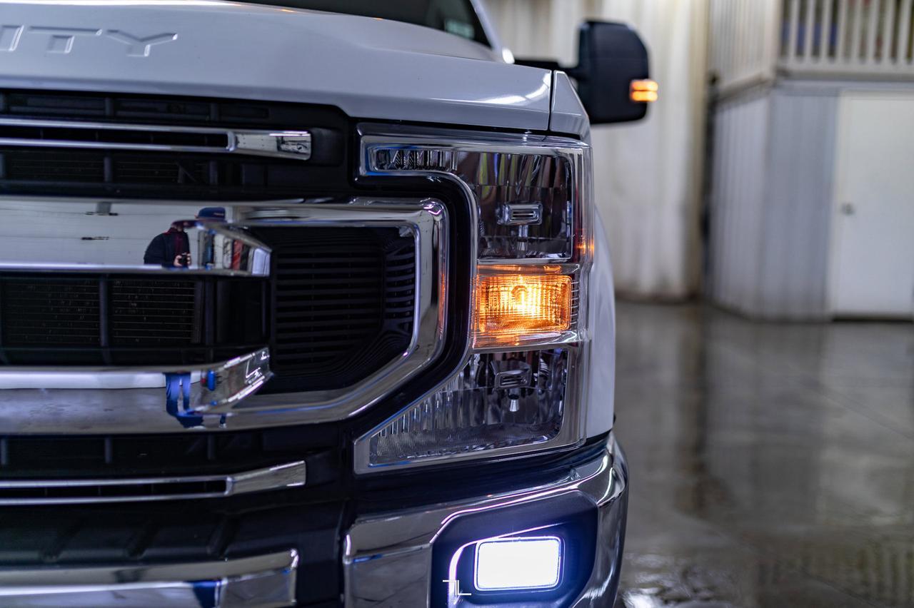 2021 Ford F-350 4x4 Crew Cab XLT Deck Red Deer AB