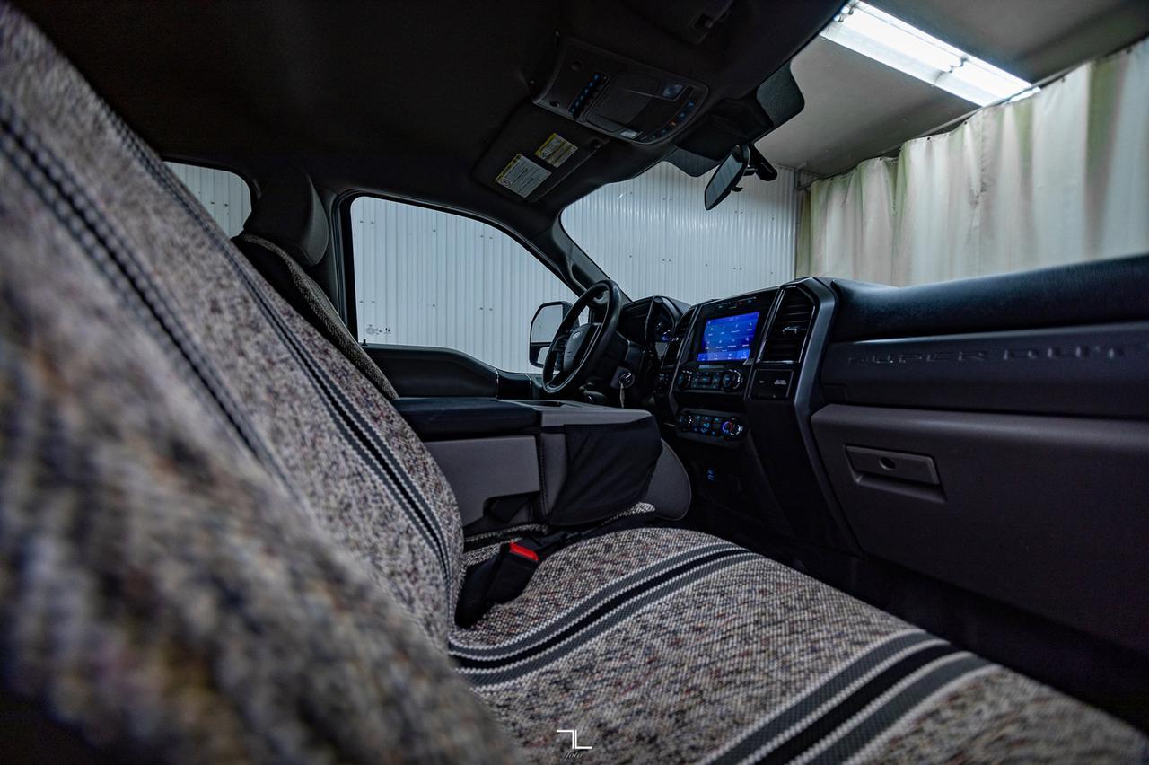 2021 Ford F-350 4x4 Crew Cab XLT Deck Red Deer AB