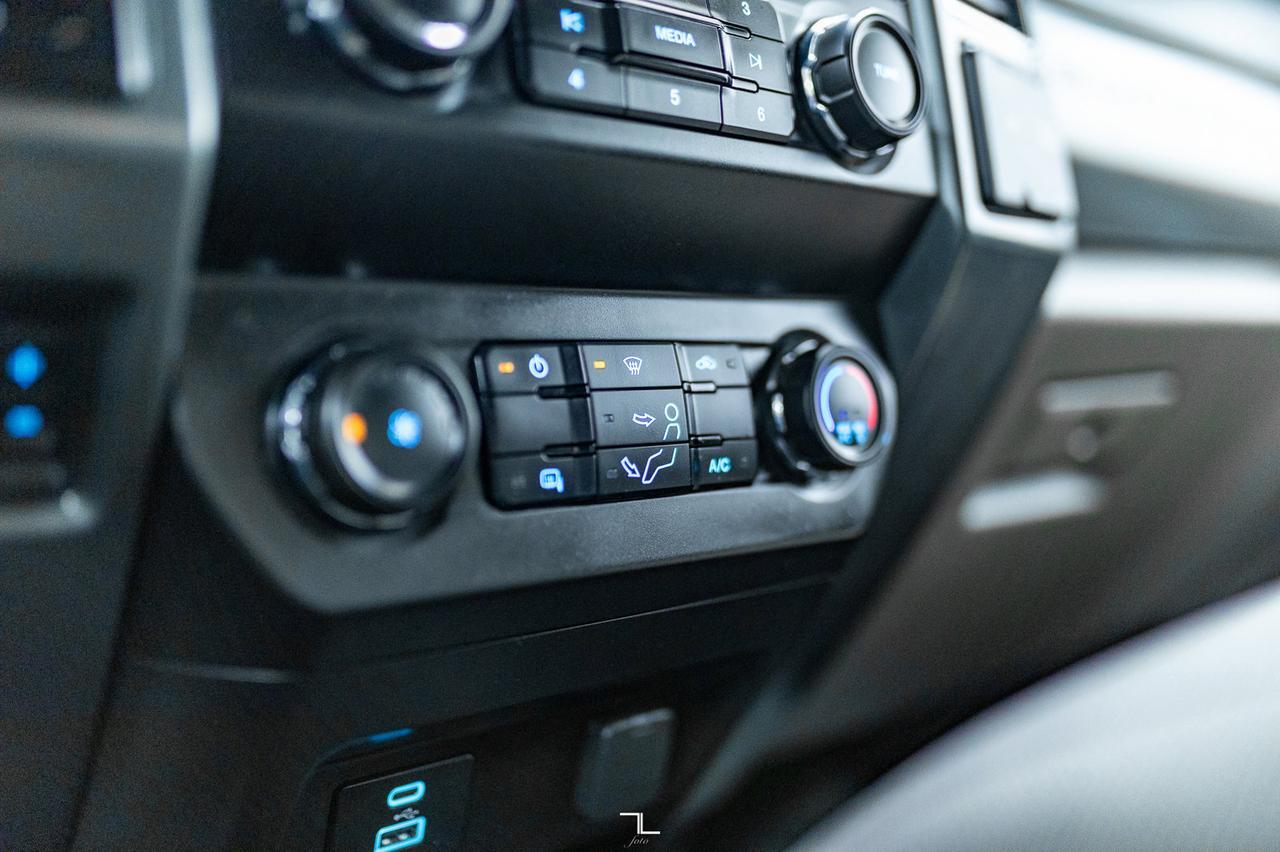 2021 Ford F-350 4x4 Crew Cab XLT Deck Red Deer AB