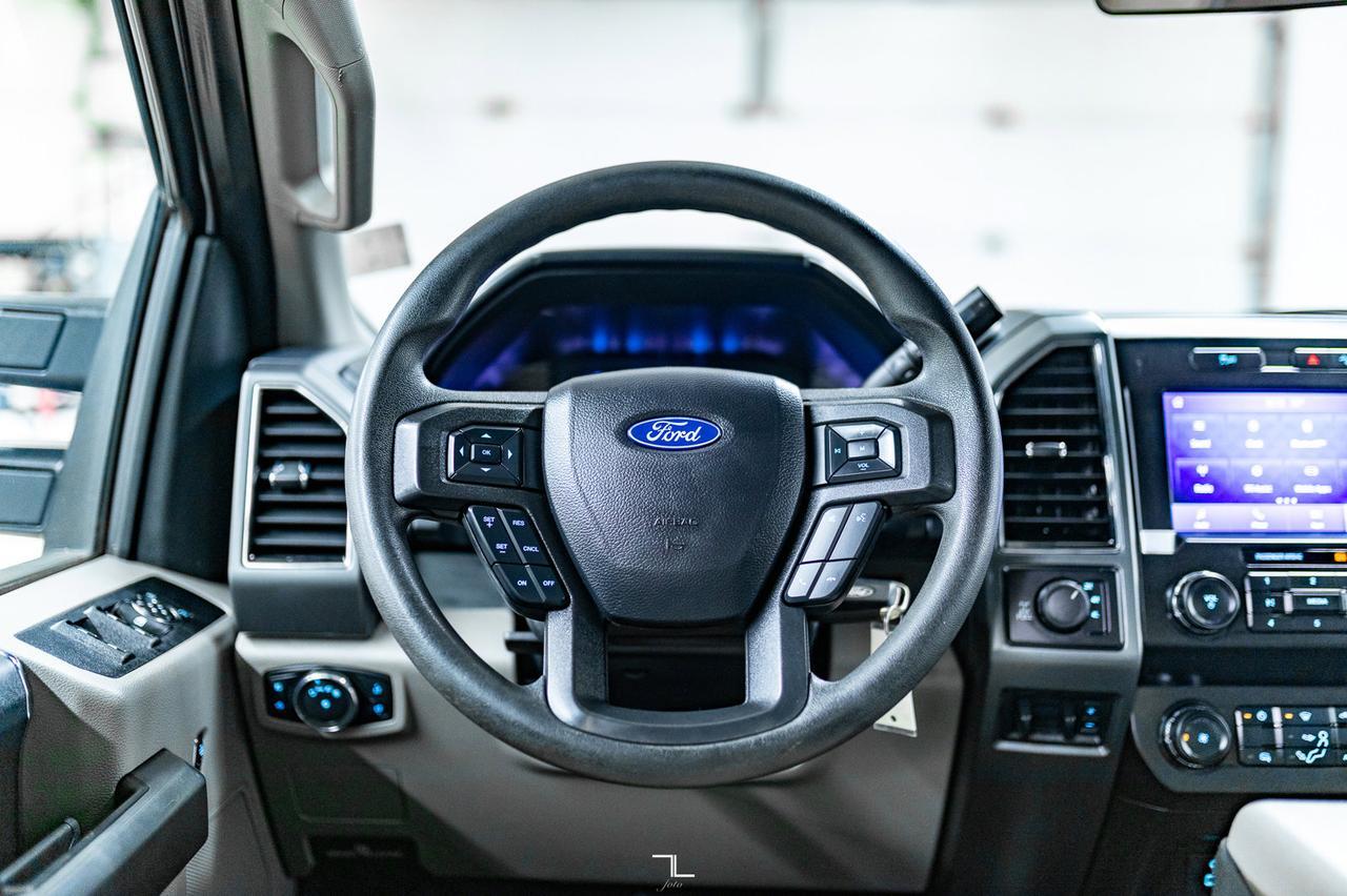 2021 Ford F-350 4x4 Crew Cab XLT Deck Red Deer AB