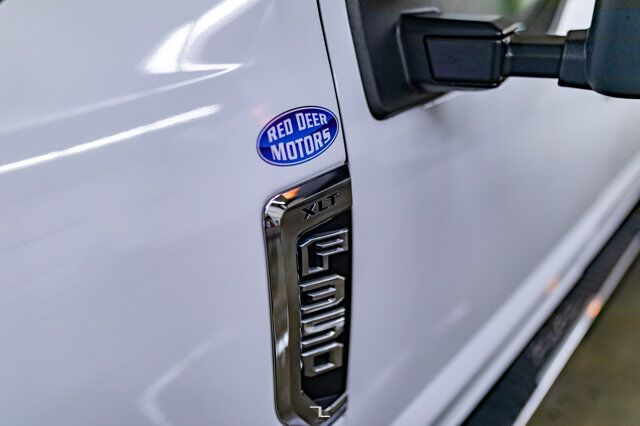 2021 Ford F-350 4x4 Crew Cab XLT Deck Red Deer AB