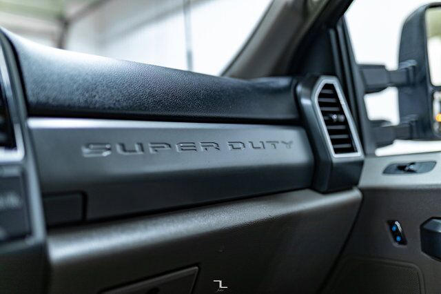 2021 Ford F-350 4x4 Crew Cab XLT Deck Red Deer AB