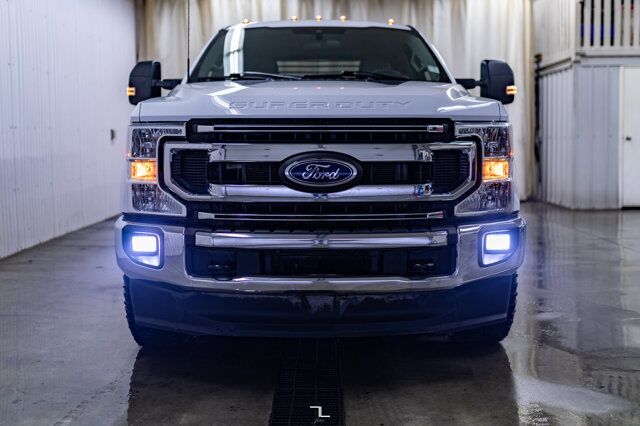 2021 Ford F-350 4x4 Crew Cab XLT Deck Red Deer AB