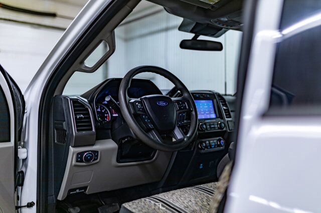 2021 Ford F-350 4x4 Crew Cab XLT Deck Red Deer AB