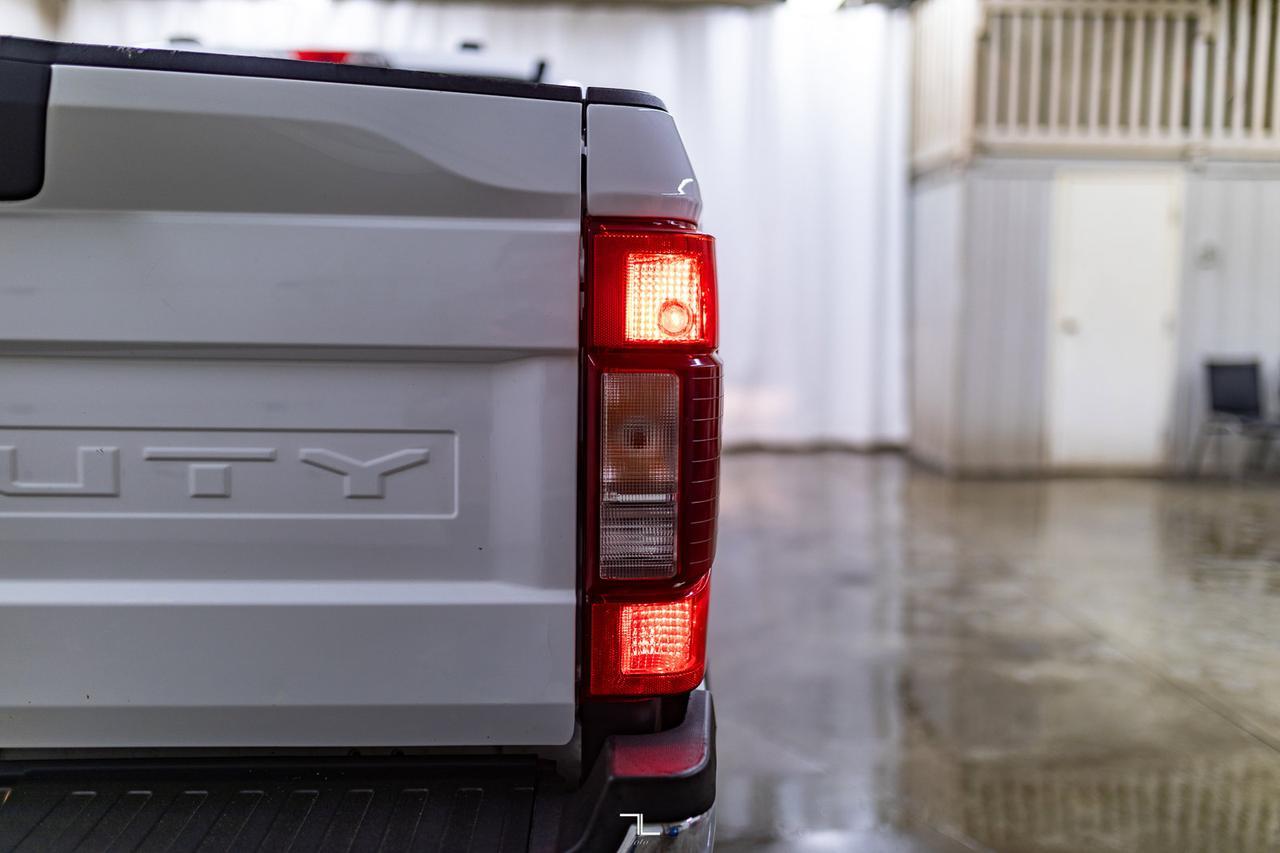2021 Ford F-350 4x4 Crew Cab XLT FX4 BCam Red Deer AB