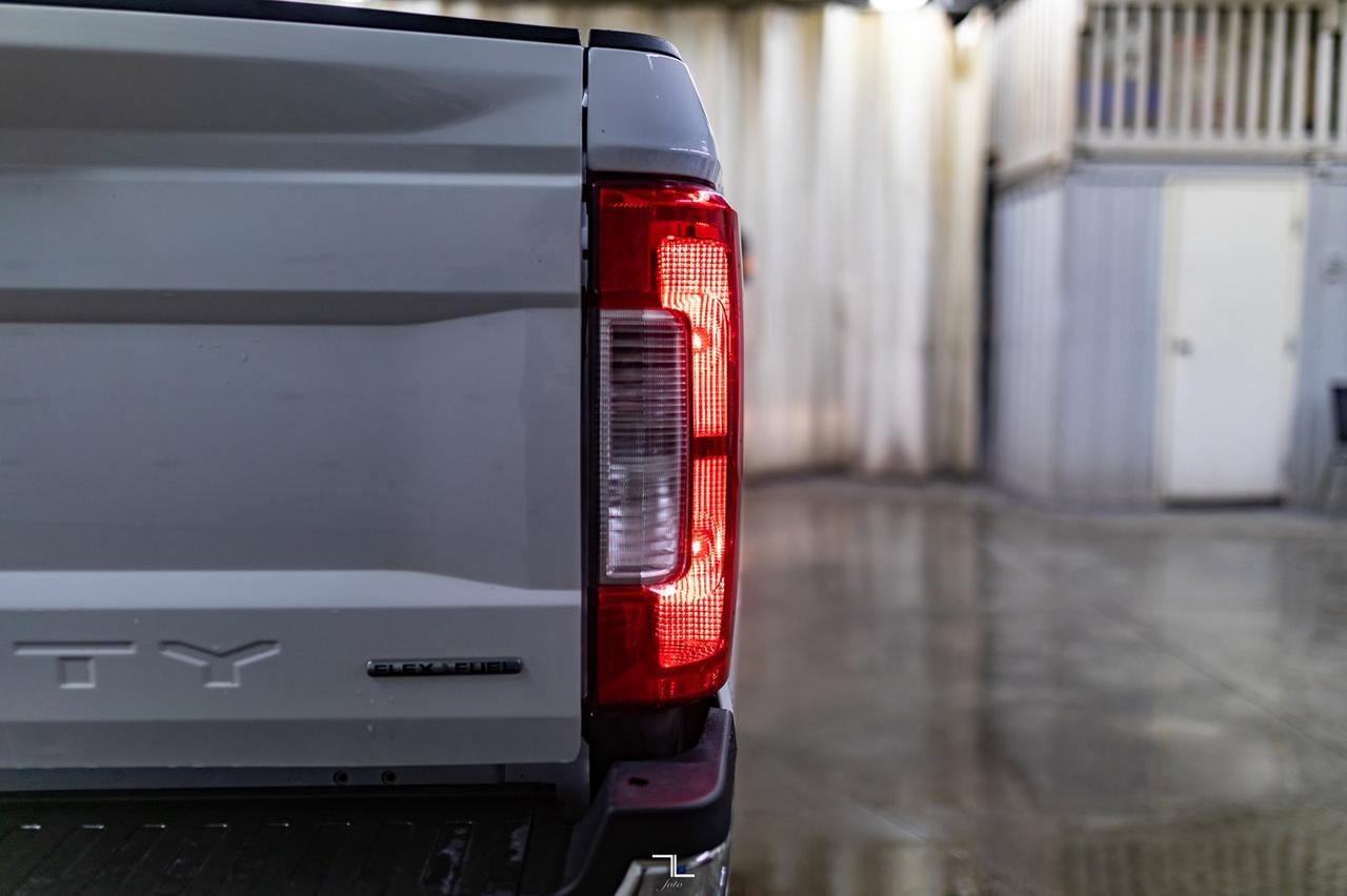 2021 Ford F-350 4x4 Crew Cab XLT FX4 Longbox BCam Red Deer AB