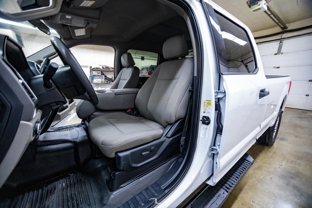 2021 Ford F-350 4x4 Crew Cab XLT FX4 Longbox BCam Red Deer AB