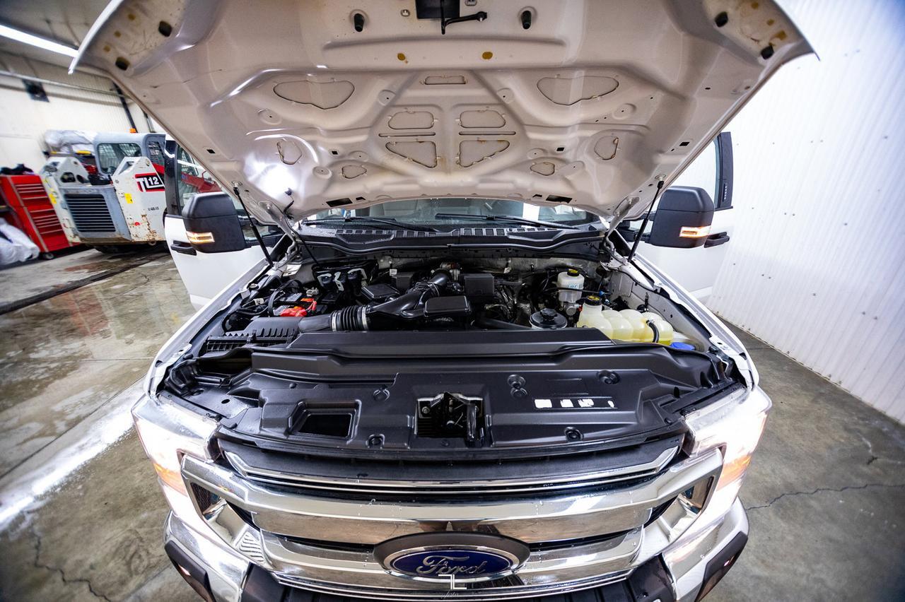 2021 Ford F-350 4x4 Crew Cab XLT FX4 Longbox BCam Red Deer AB