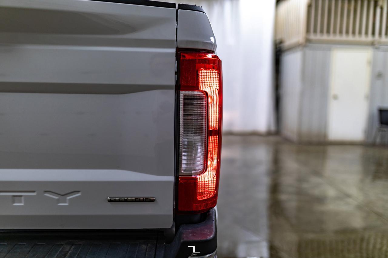 2021 Ford F-350 4x4 Crew Cab XLT FX4 Longbox Diesel Red Deer AB