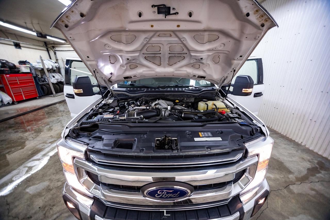 2021 Ford F-350 4x4 Crew Cab XLT FX4 Longbox Diesel Red Deer AB