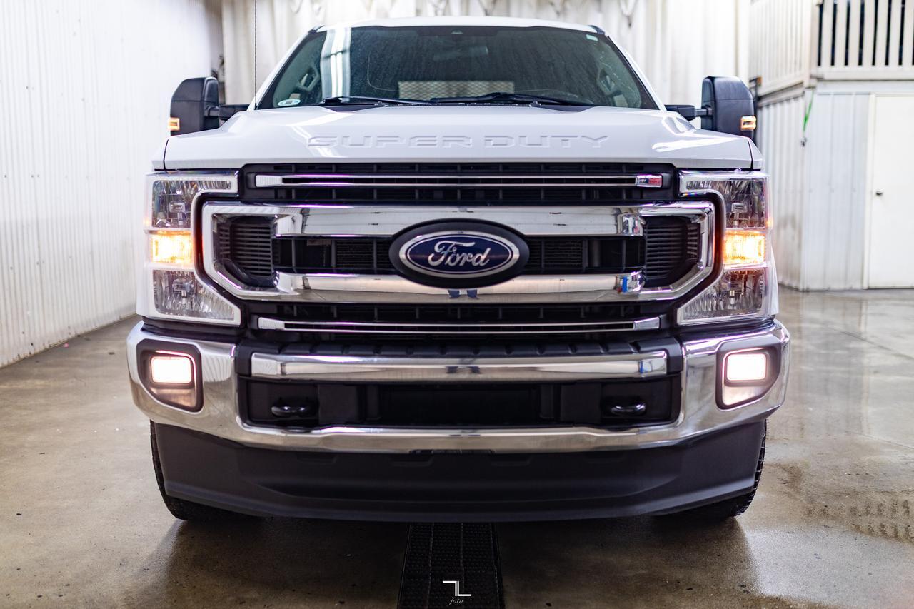 2021 Ford F-350 4x4 Crew Cab XLT Longbox Deck Red Deer AB
