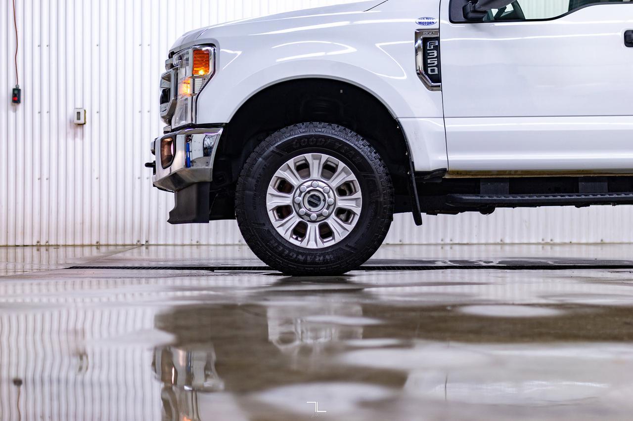 2021 Ford F-350 4x4 Crew Cab XLT Longbox Deck Red Deer AB