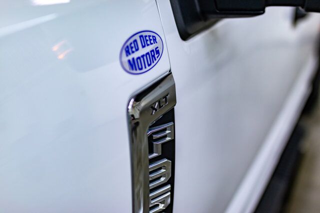 2021 Ford F-350 4x4 Crew Cab XLT Longbox Deck Red Deer AB