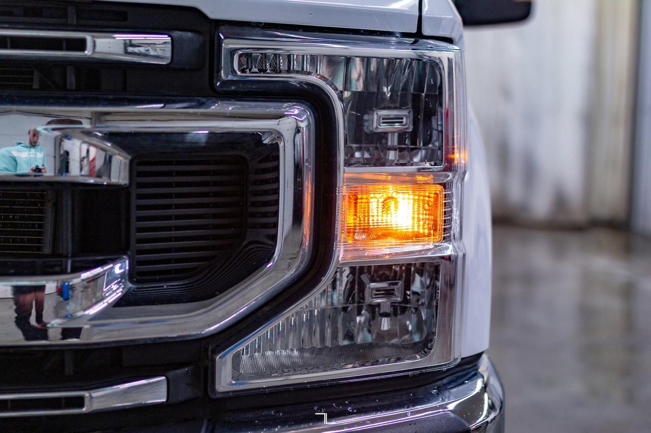 2021 Ford F-350 4x4 Crew Cab XLT Longbox Deck Red Deer AB