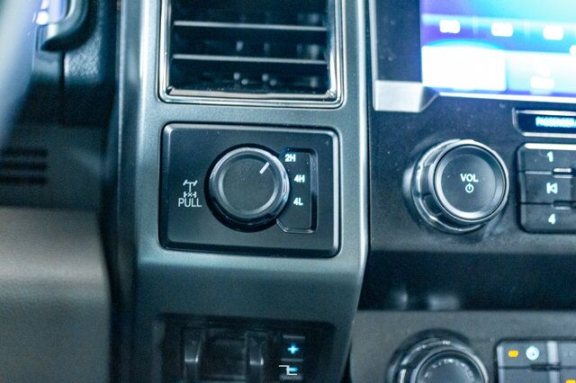 2021 Ford F-350 4x4 Crew Cab XLT Longbox Deck Red Deer AB