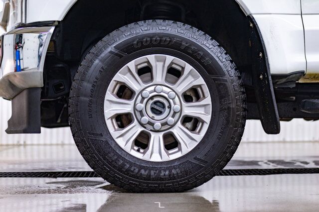 2021 Ford F-350 4x4 Crew Cab XLT Longbox Deck Red Deer AB