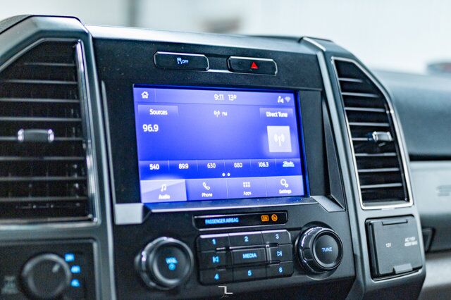 2021 Ford F-350 4x4 Crew Cab XLT Longbox Deck Red Deer AB