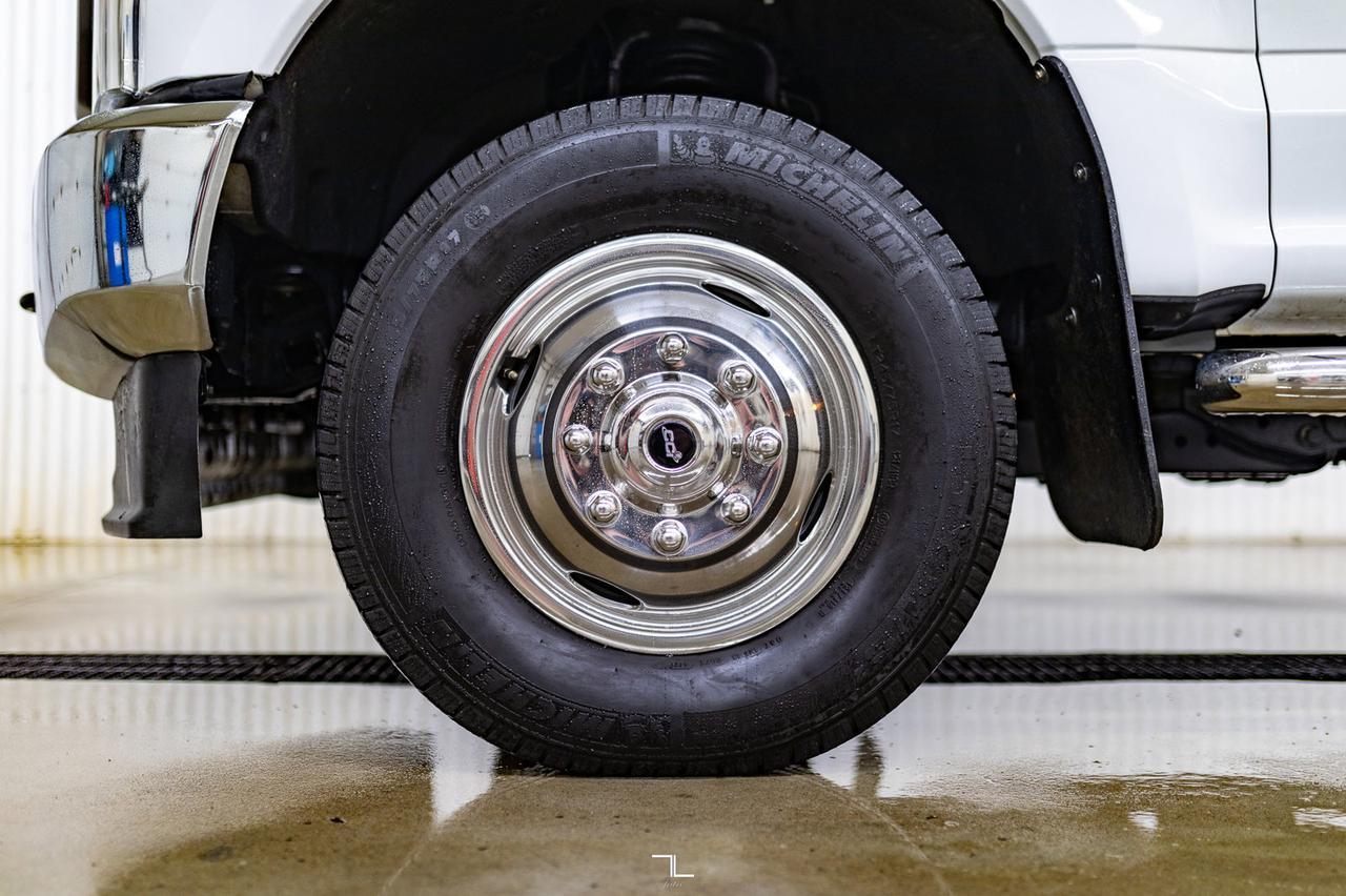 2021 Ford F-350 4x4 Reg Cab XL Dually Deck Red Deer AB