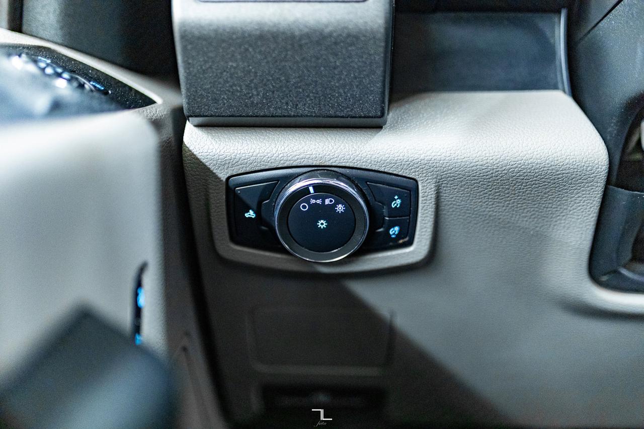 2021 Ford F-350 4x4 Reg Cab XL Dually Deck Red Deer AB