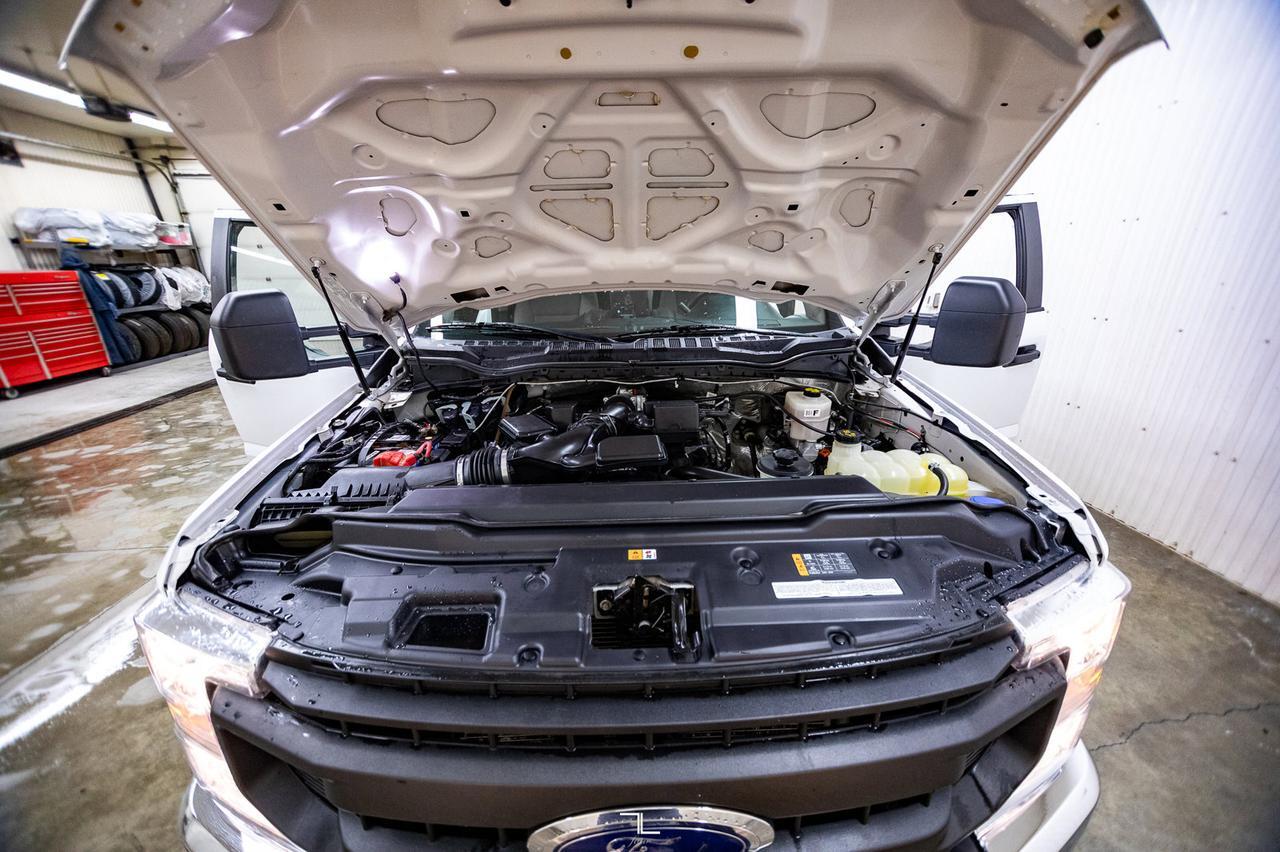 2021 Ford F-350 4x4 Reg Cab XL Dually Deck Red Deer AB