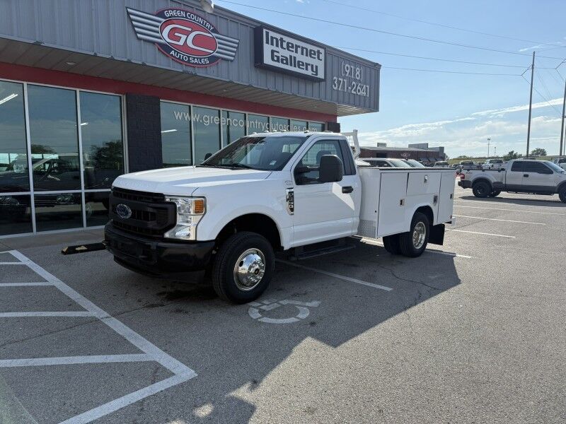 2021 Ford F-350 DRW Utility w/ Lift Gate