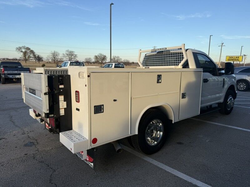 2021 Ford F-350 DRW Utility w/ Lift Gate XL Collinsville OK