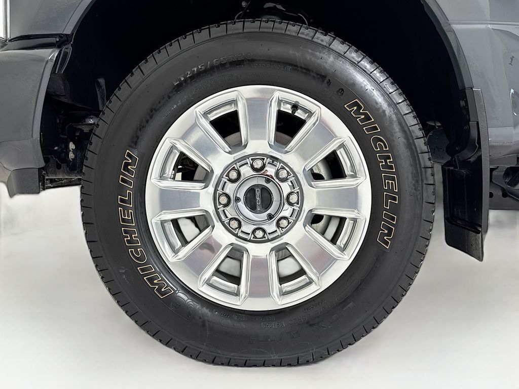 2021 Ford F-350 photo 26