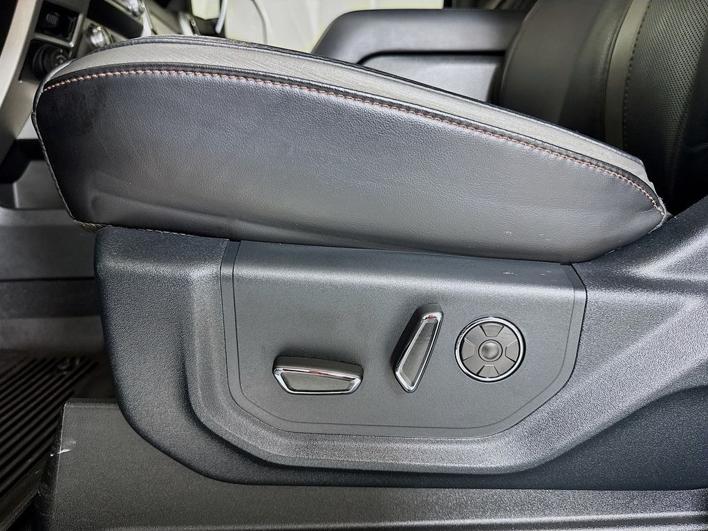 2021 Ford F-350 photo 16