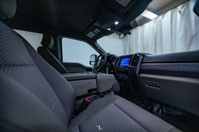 2021 Ford F-550 4x4 Crew Cab XLT Dually Deck Diesel 5th Wheel Red Deer AB